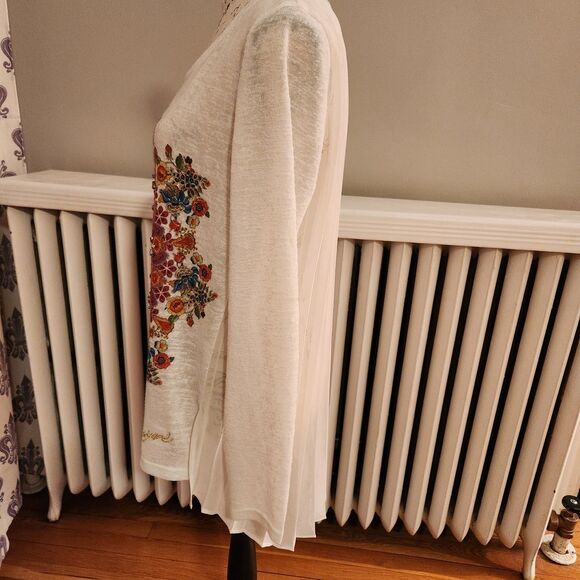 Desigual Prisca White L/S High Low Top, Colorful Mandala, Sheer Pleats, Sz 8 - Picture 4 of 13